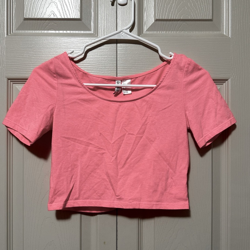 ⭐️ 2/$8 - Women’s Crop Top ⭐️